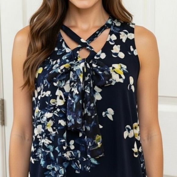 Ellen Tracy Blue Trellis Blossom Ink Tie Neck Top Sleeveless sz Large - Picture 15 of 15